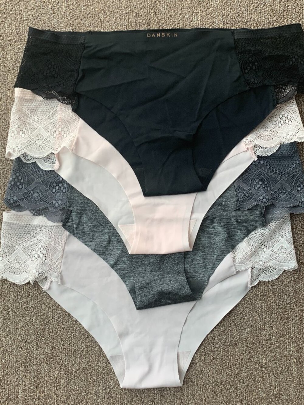 Danskin Intimates Womens Size L Seamless Underwear Lot 5 Pack Lace Trim Briefs